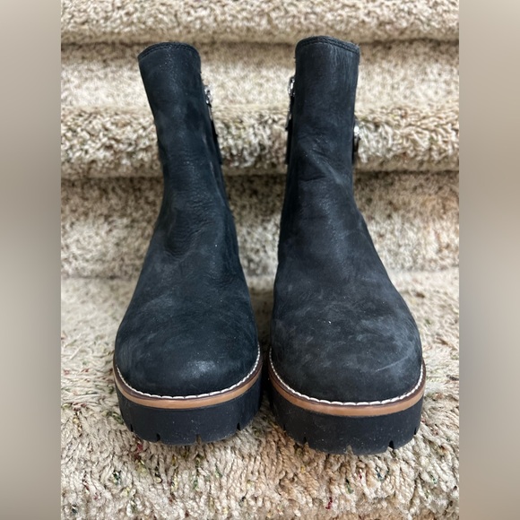 NWOT Blondo Dakota Waterproof Ankle Boot. Color: Black Nubuck Size: 6.5 - Picture 4 of 9